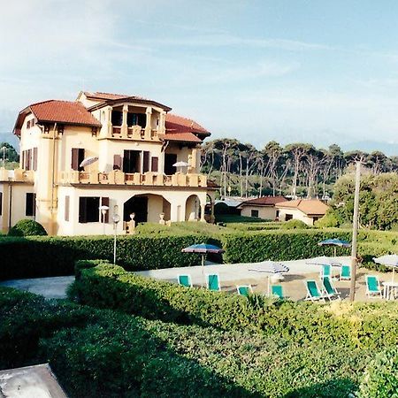 Ostello Apuano Marina Di Carrara Exteriér fotografie