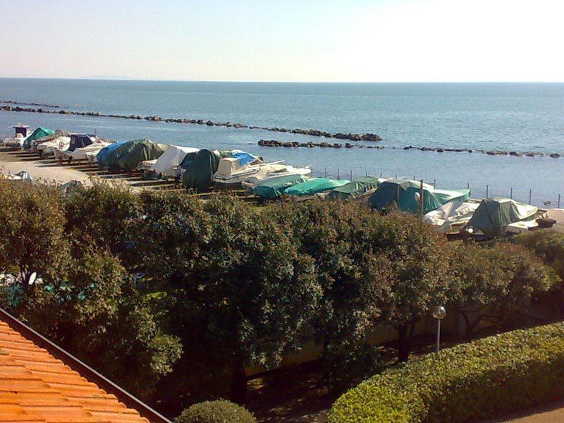Ostello Apuano Marina Di Carrara Exteriér fotografie